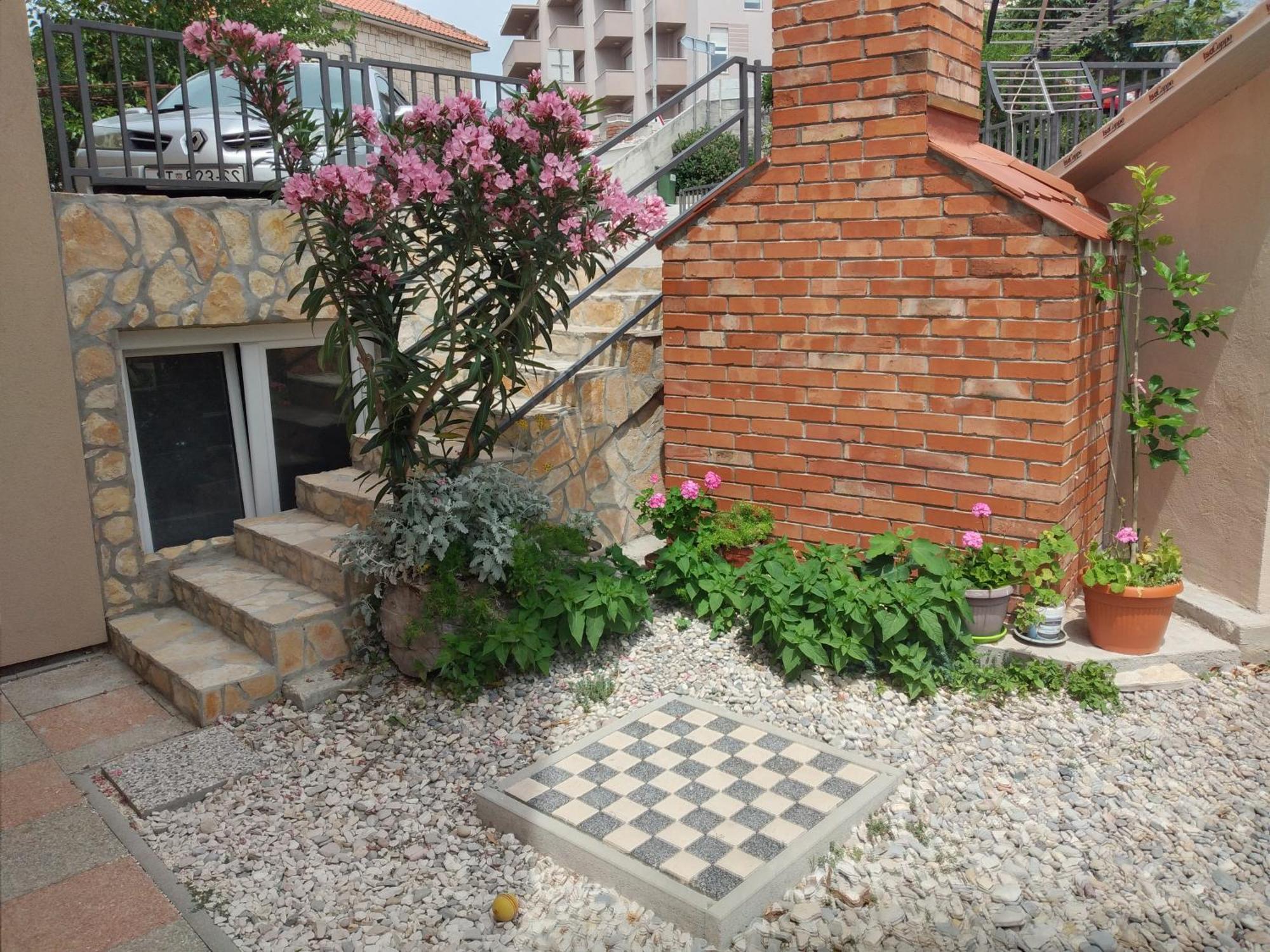 Apartments Cappuccino Ποντστράνα Εξωτερικό φωτογραφία